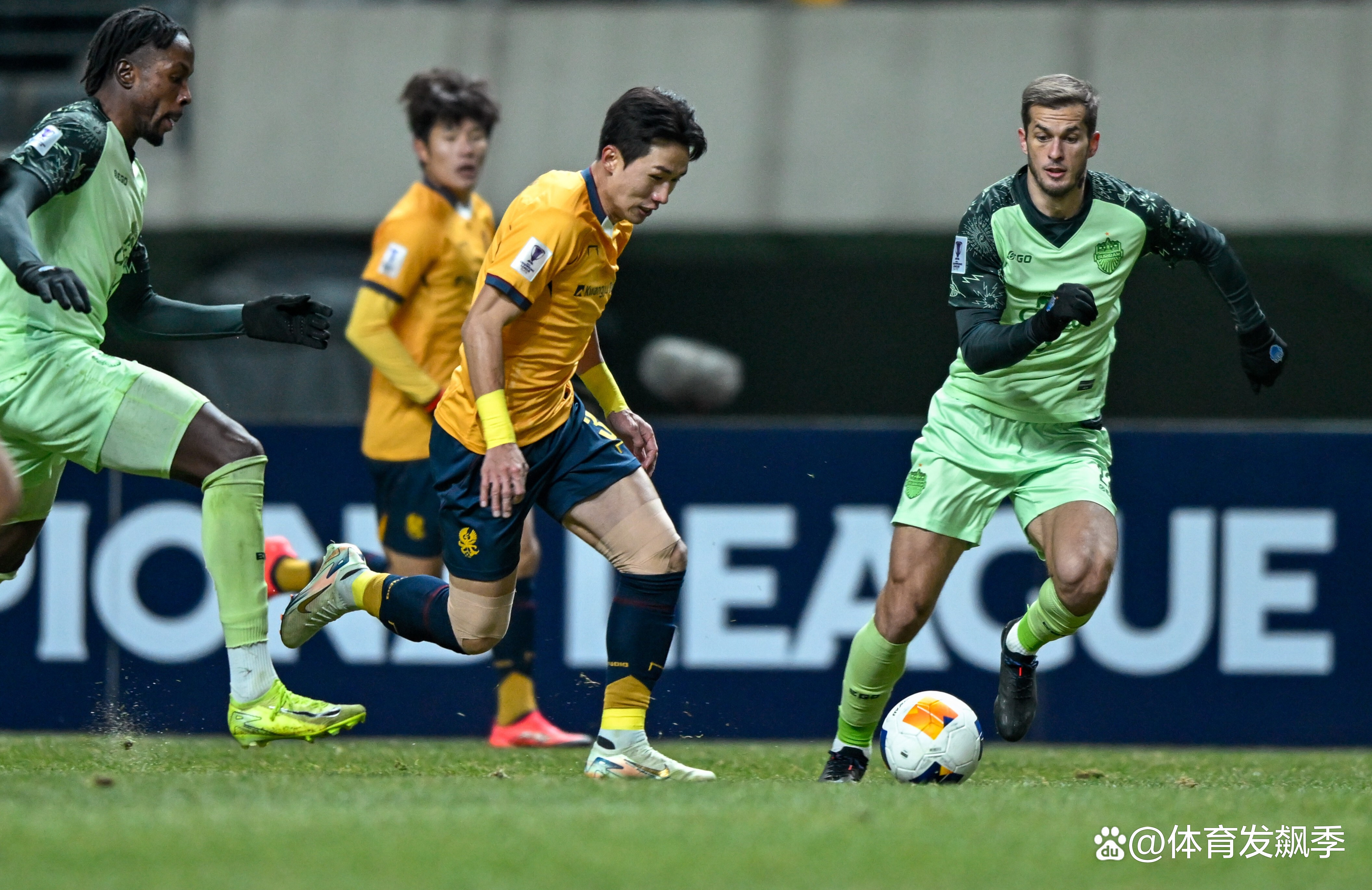 东南亚球队斗志昂扬晋级淘汰赛 东南亚球队斗志昂扬晋级淘汰赛